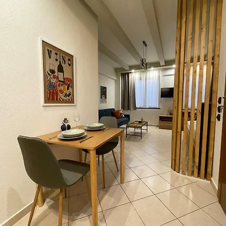 Olive Room, Center Lejlighed