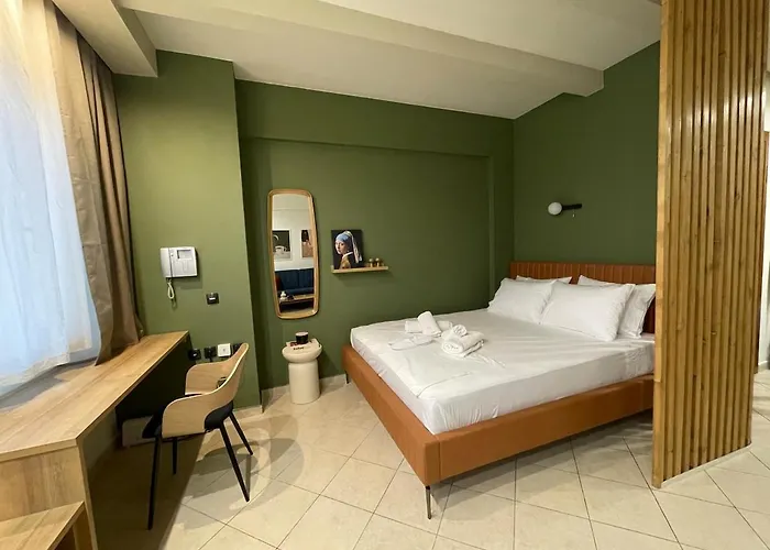 Olive Room, Center *