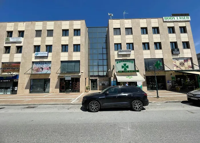 Olive Room, Center Peraía